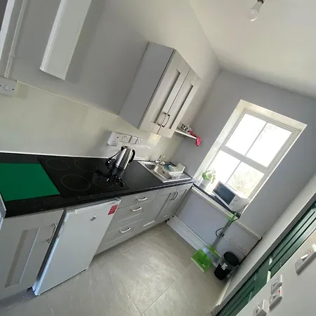 Yellow House Отель