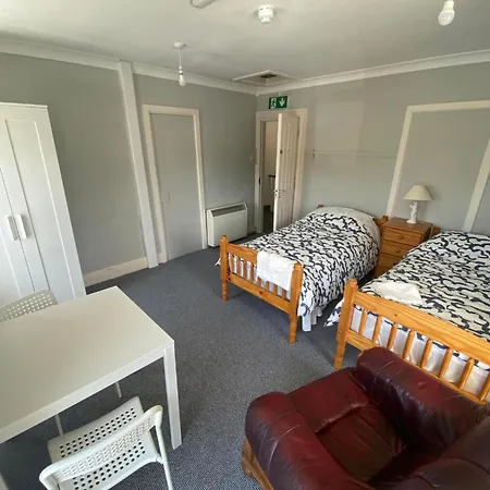 Yellow House Отель Бэнтри