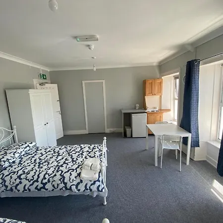 Yellow House Отель Бэнтри