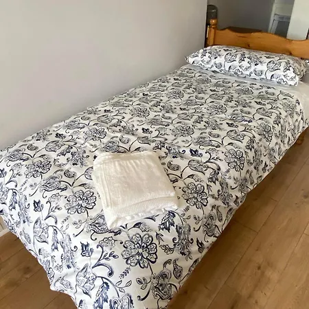 Yellow House Бэнтри