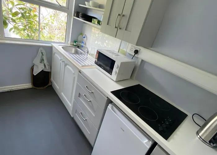 Yellow House * Bantry